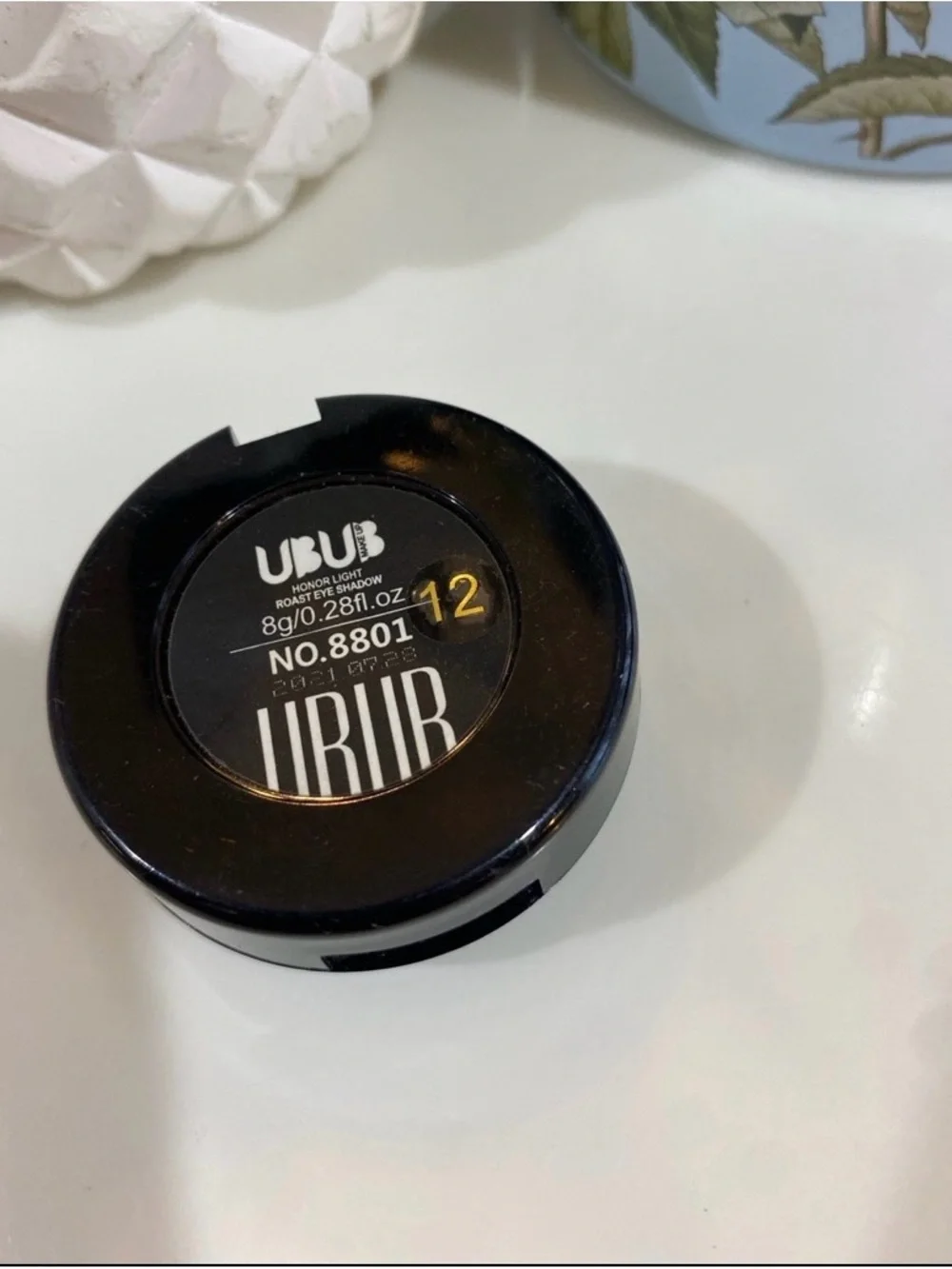 STUNNING Honor Light Roast Iridescent Eye Shadow #12